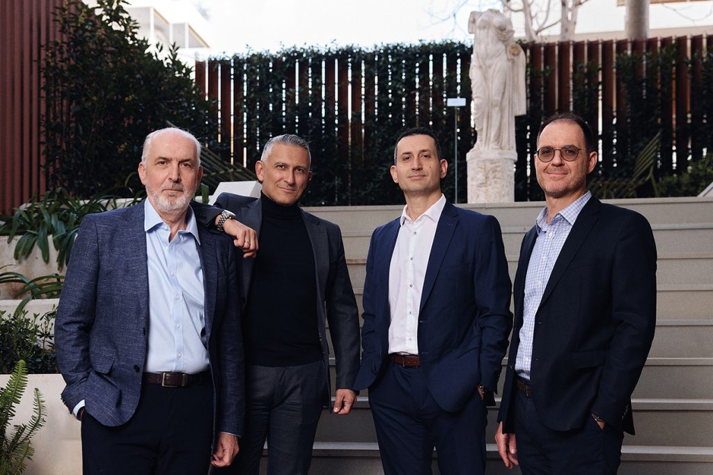 Από αριστερά: o Χρήστος Γρυμπογιάννης, Strategic Advisor του EFA Group, ο Δρ. Γρηγόρης Κουτσογιάννης, CEO του EFA Group, ο Νίκος Καλογιάννης, CEO της EFA Ventures και ο Γιώργος Μενεξής, CEO της Scytalys.