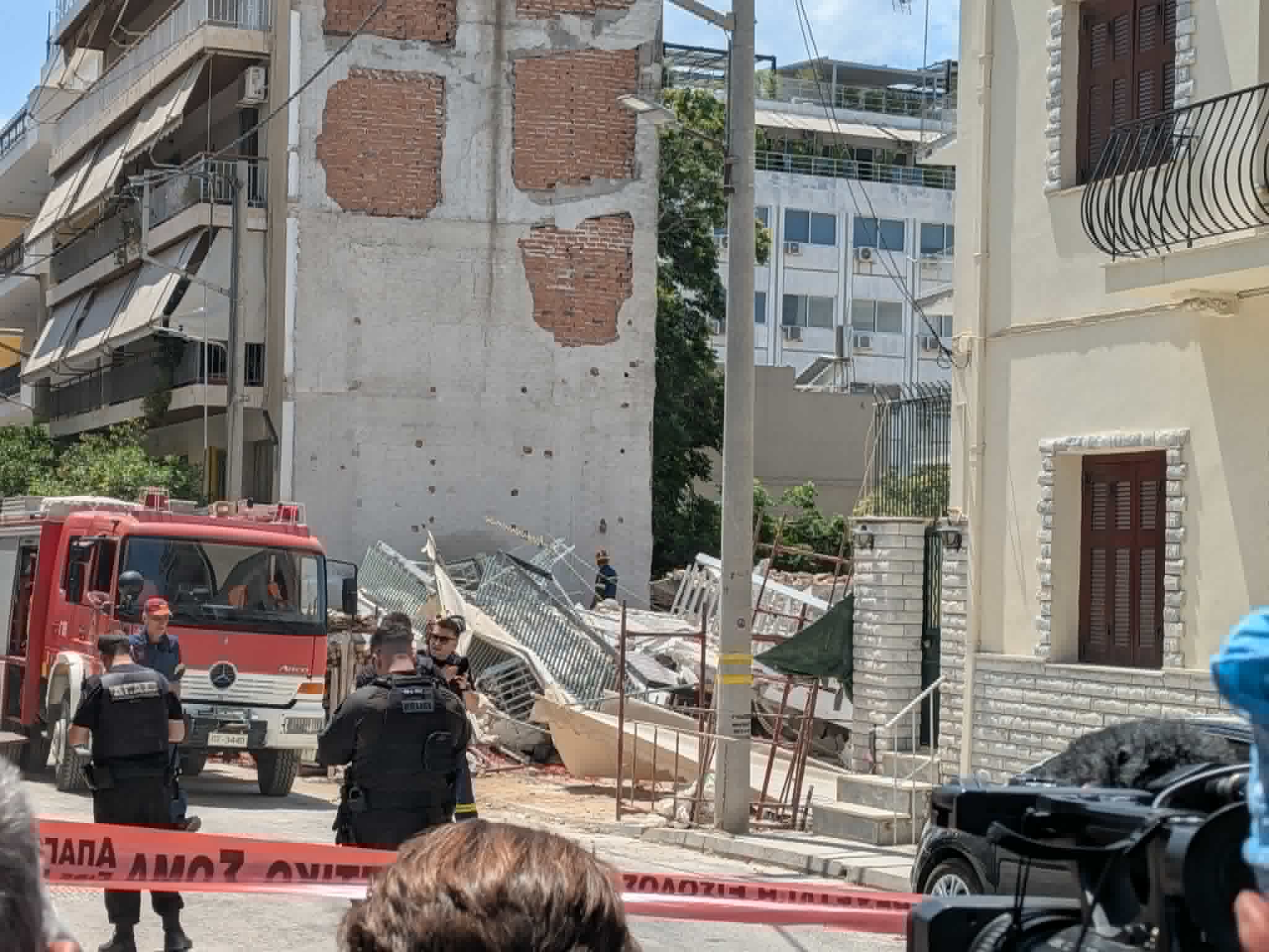 το κτίριο που κατέρρευσε στα Πετράλώνα