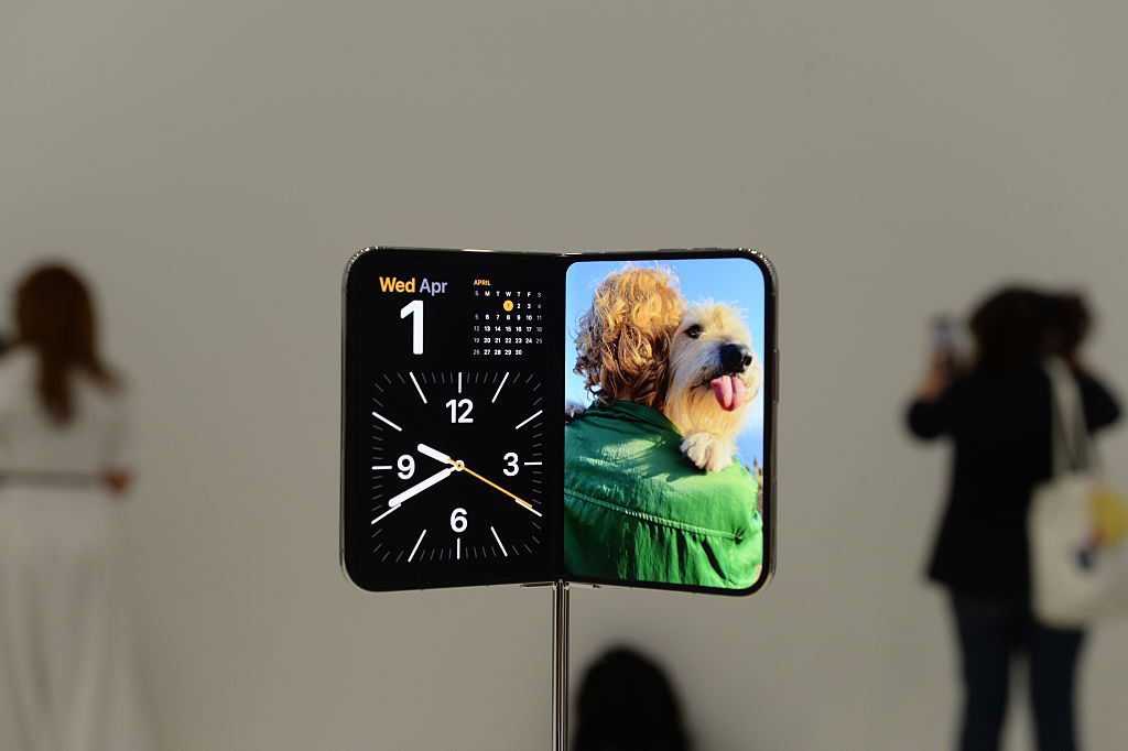 09 September 2026, United States, Cupertino: The iPhone Duo, Apple's first foldable smartphone, is on display at one of the company's product launch events. Photo: Andrej Sokolow/dpa (Photo by Andrej Sokolow/picture alliance via Getty Images)